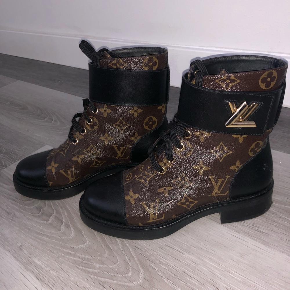 Louis Vuitton Wonderland Combat Booth Size 35.5 - Picture 4 of 4